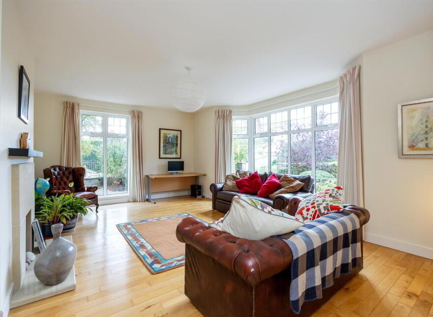 7 Seafields Avenue, Warrenpoint, Newry, BT34 3XA