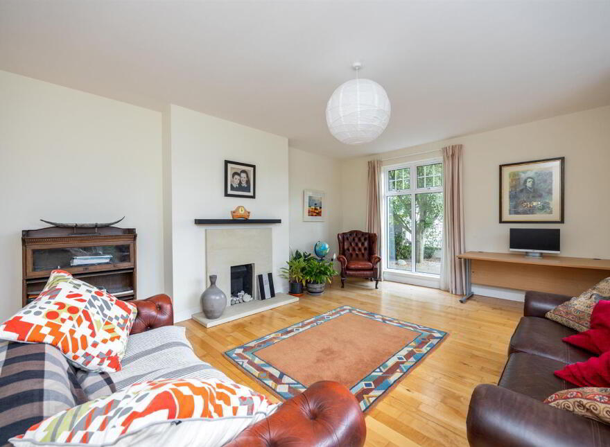 7 Seafields Avenue, Warrenpoint, Newry, BT34 3XA