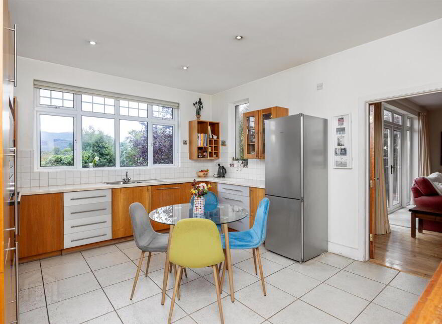 7 Seafields Avenue, Warrenpoint, Newry, BT34 3XA