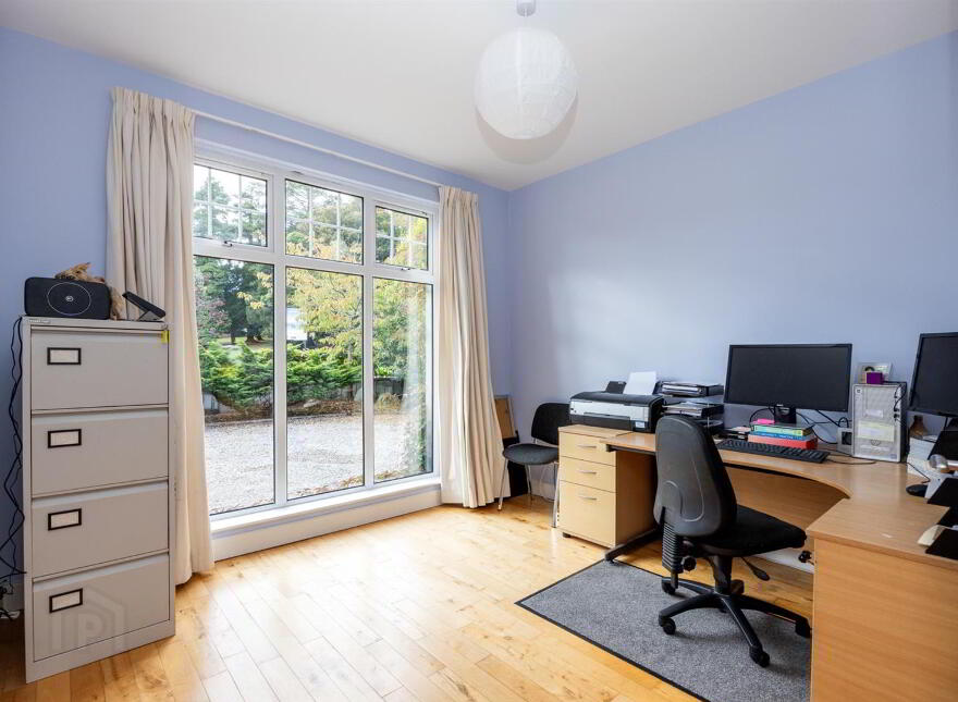 7 Seafields Avenue, Warrenpoint, Newry, BT34 3XA