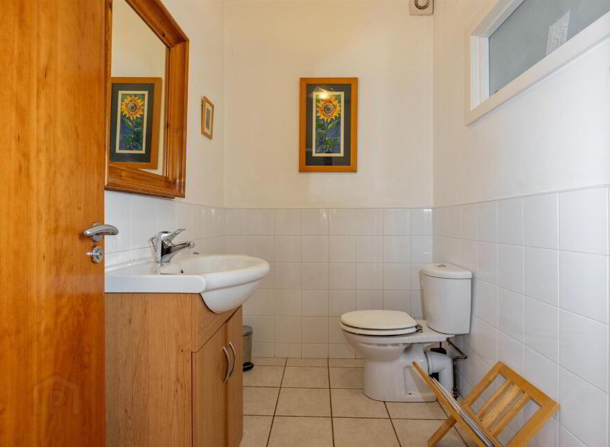 7 Seafields Avenue, Warrenpoint, Newry, BT34 3XA