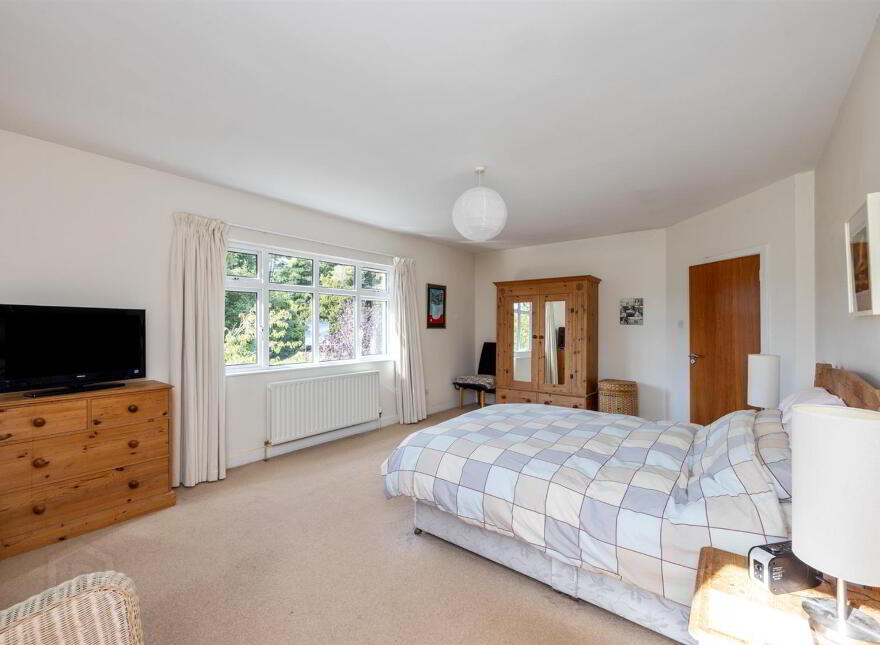 7 Seafields Avenue, Warrenpoint, Newry, BT34 3XA