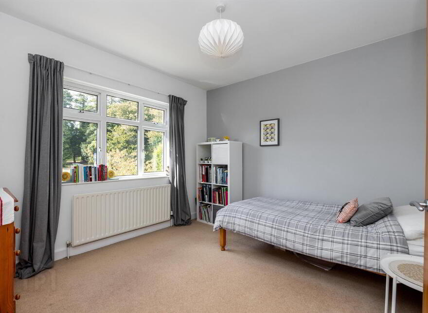 7 Seafields Avenue, Warrenpoint, Newry, BT34 3XA