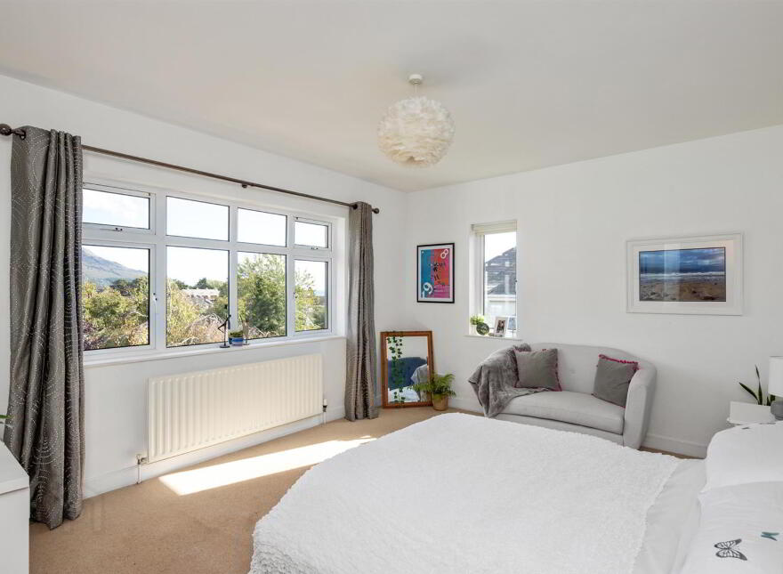 7 Seafields Avenue, Warrenpoint, Newry, BT34 3XA