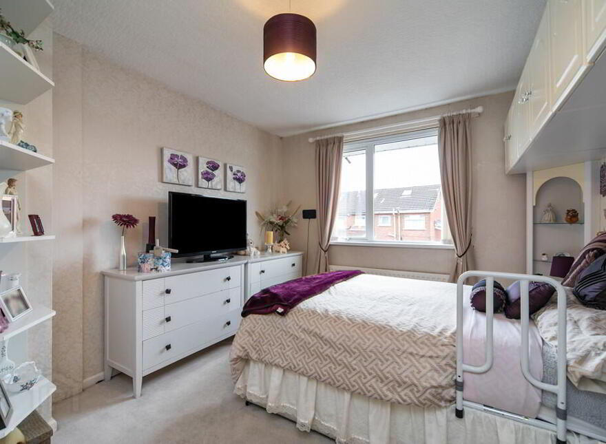 33 Larkfield Road, Belfast, BT4 1QE