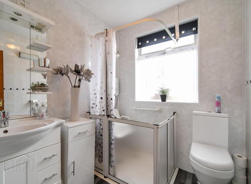 33 Larkfield Road, Belfast, BT4 1QE