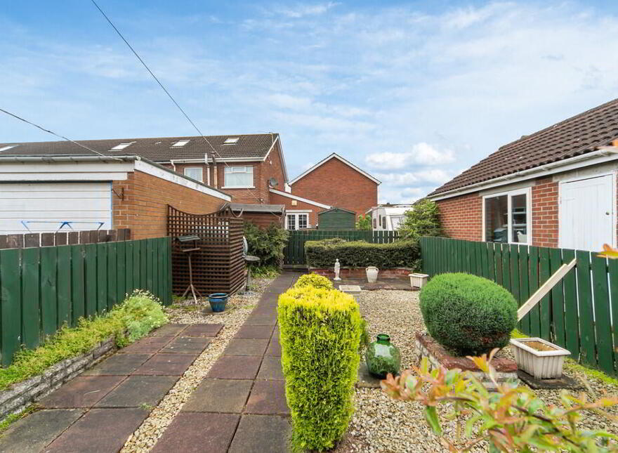 33 Larkfield Road, Belfast, BT4 1QE