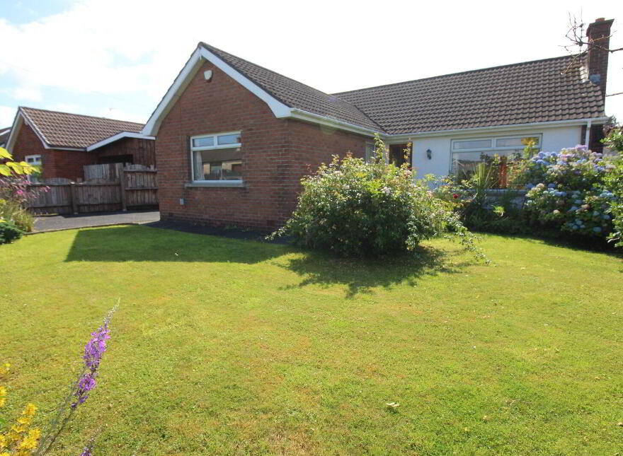 15 Fairview Park, Carrickfergus, BT38 7JG photo
