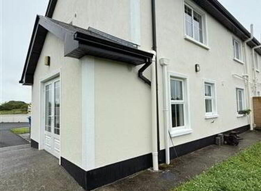 1 Cedar Grove, Ballaghaderreen, F45TN96