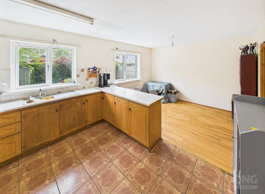 3 The Vale, Hophill, Tullamore, R35V583