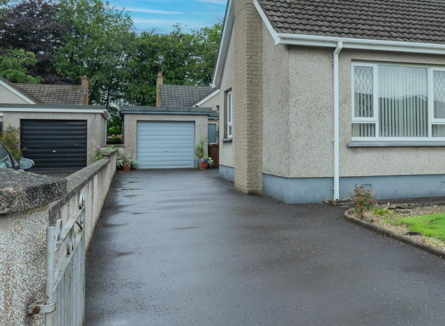 6 Whinsmoor Avenue, Broughshane, Ballymena, BT42 4JF