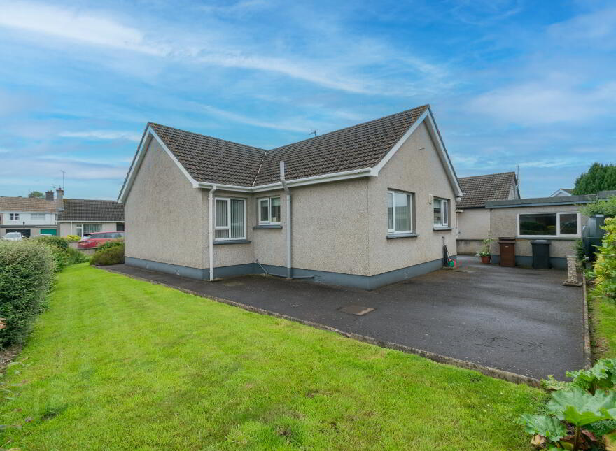 6 Whinsmoor Avenue, Broughshane, Ballymena, BT42 4JF