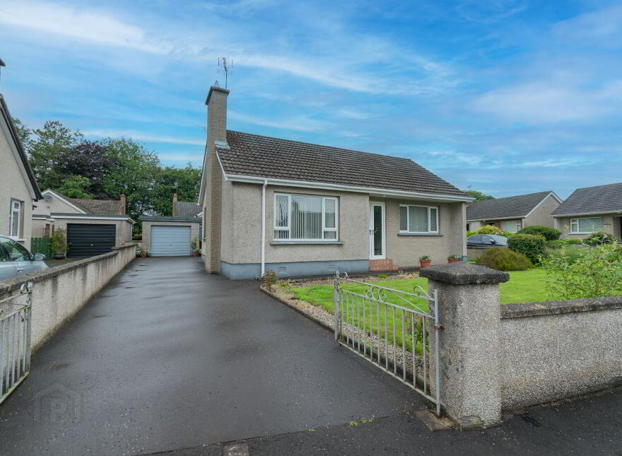 6 Whinsmoor Avenue, Broughshane, Ballymena, BT42 4JF