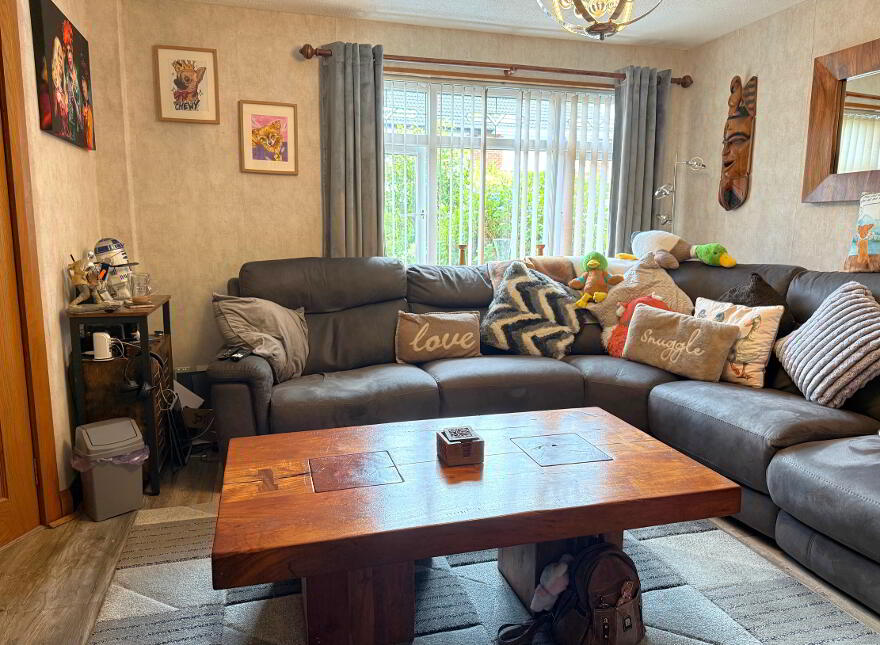 6 Erinvale Gardens, Finaghy South, Belfast, BT10 0FS