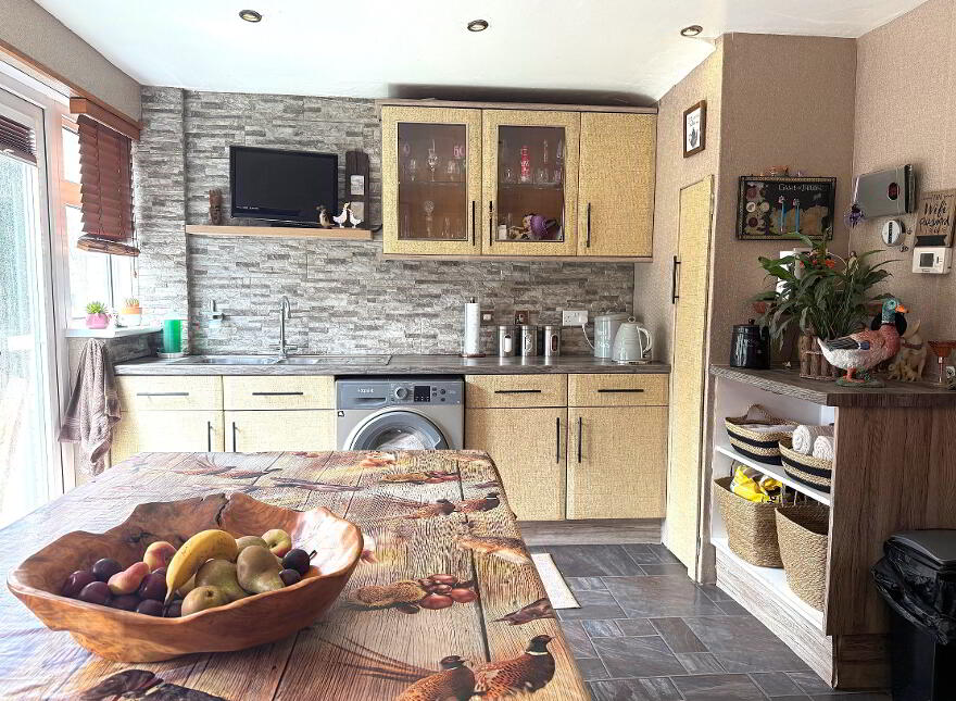 6 Erinvale Gardens, Finaghy South, Belfast, BT10 0FS