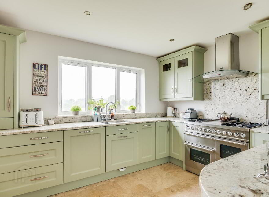 37 The Limes, Enniskillen, BT74 5NQ