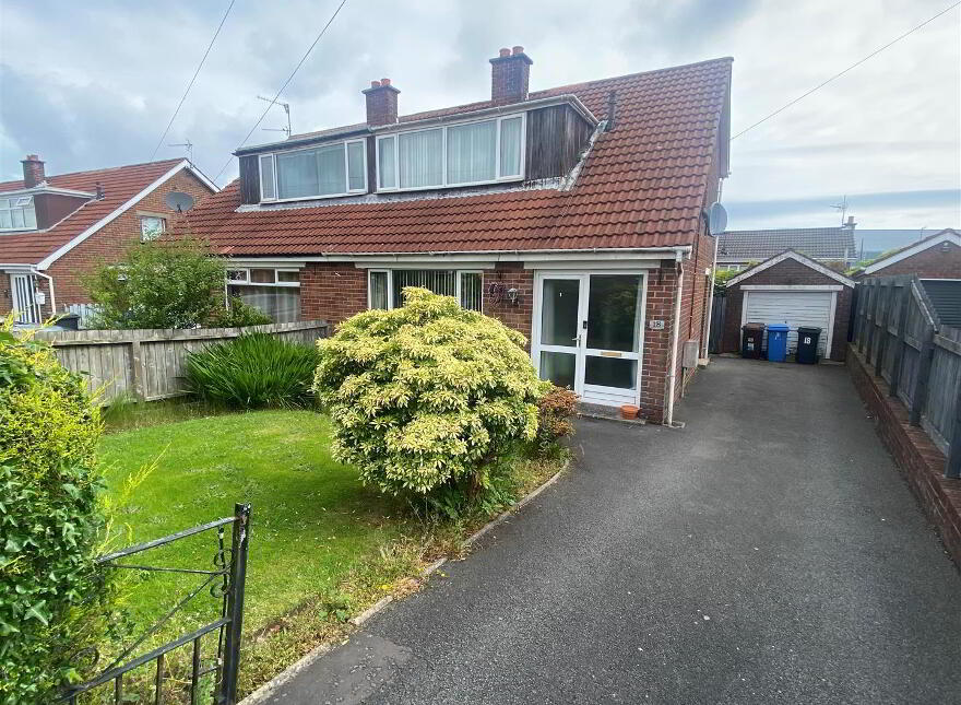 18 Belmont Avenue, Bangor, BT19 1NG photo