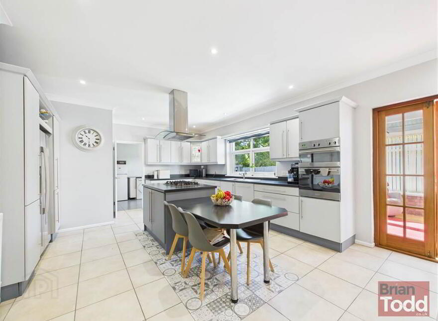 Windsor Heights, Larne, BT40 1UL