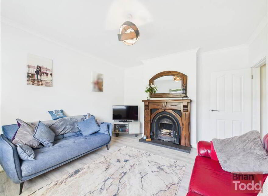 Windsor Heights, Larne, BT40 1UL