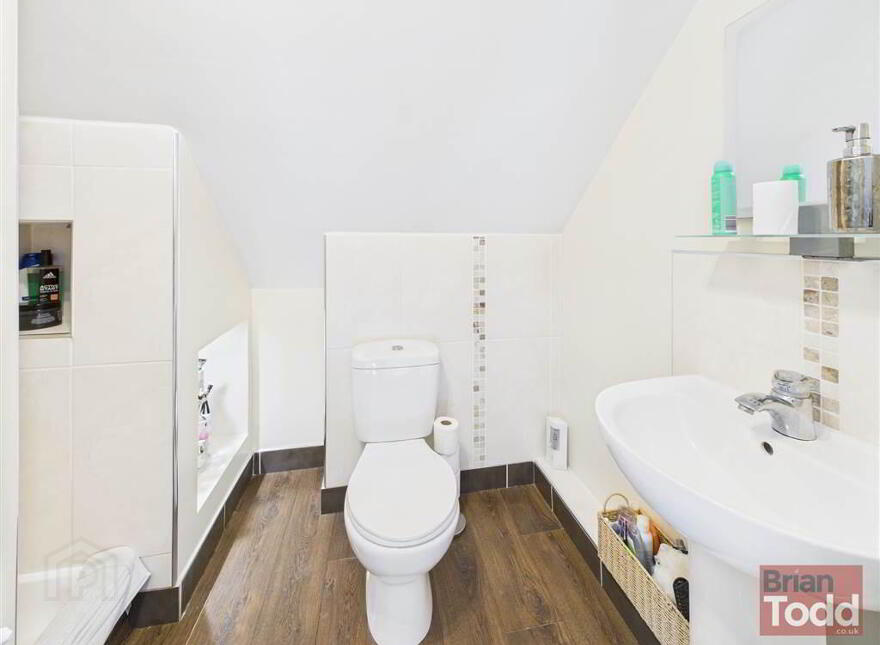 Windsor Heights, Larne, BT40 1UL