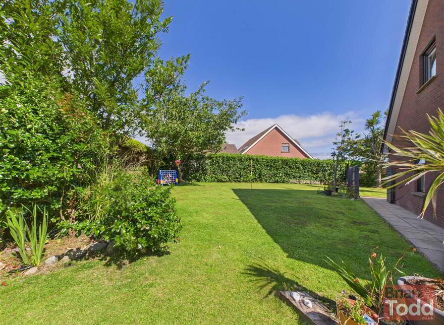 Windsor Heights, Larne, BT40 1UL
