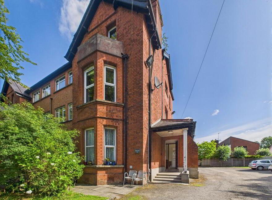 Apartment 3 52 Myrtlefield Park, Belfast, BT9 6NF photo