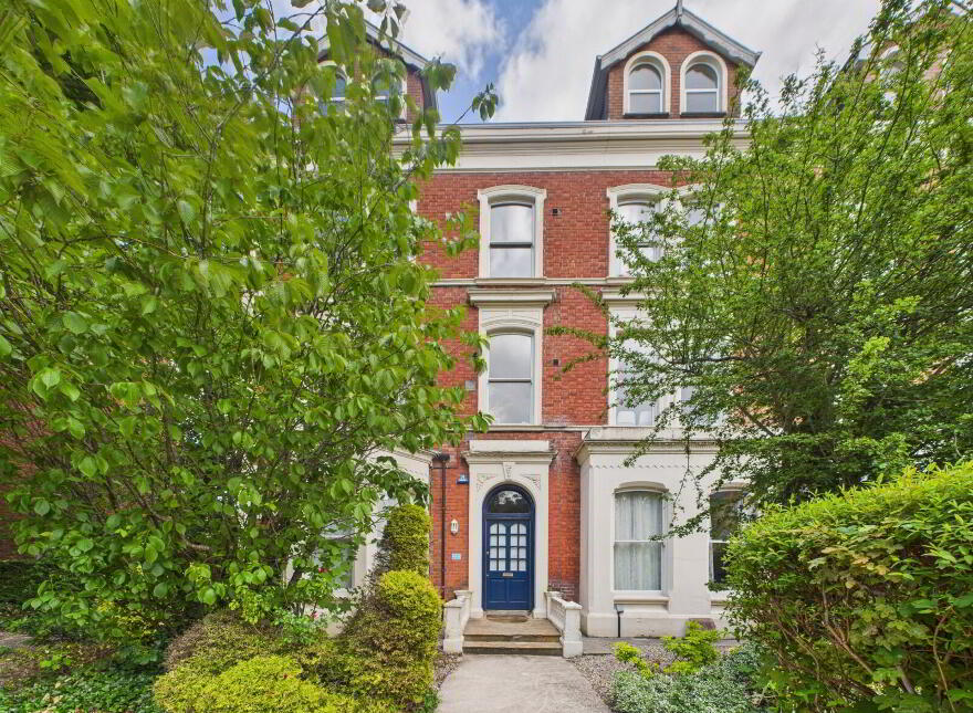 Flat 4, 14 College Gardens, Belfast, BT9 6BQ photo