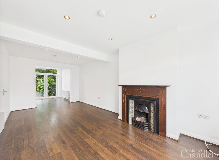 83 Knockbreda Road, Belfast, BT6 0JD