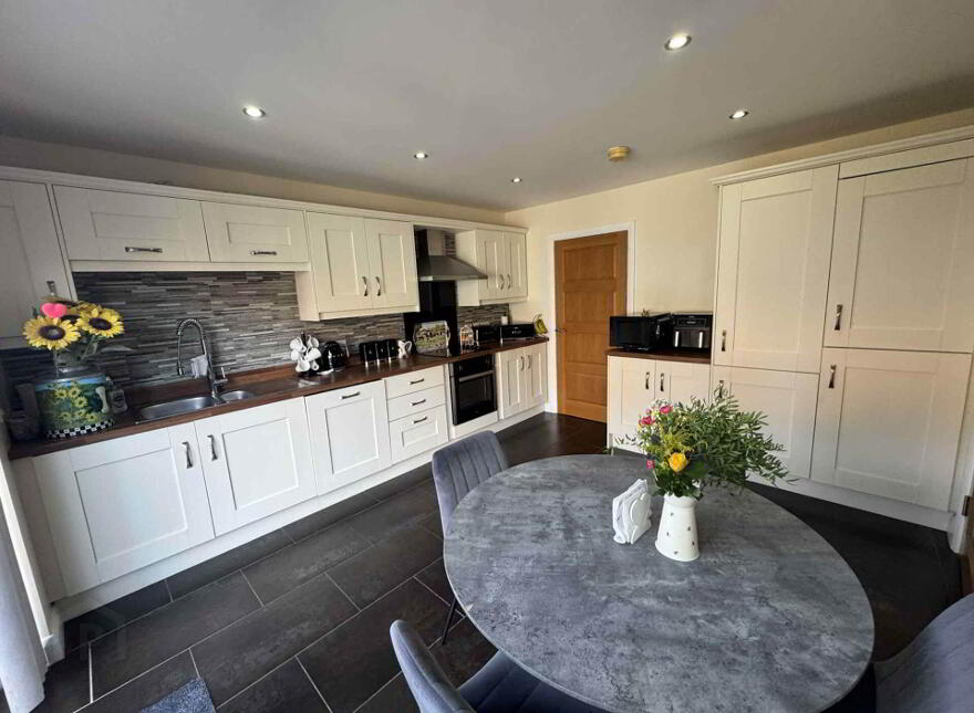 5 Highgrove Gate, Carrickfergus, BT38 9TX
