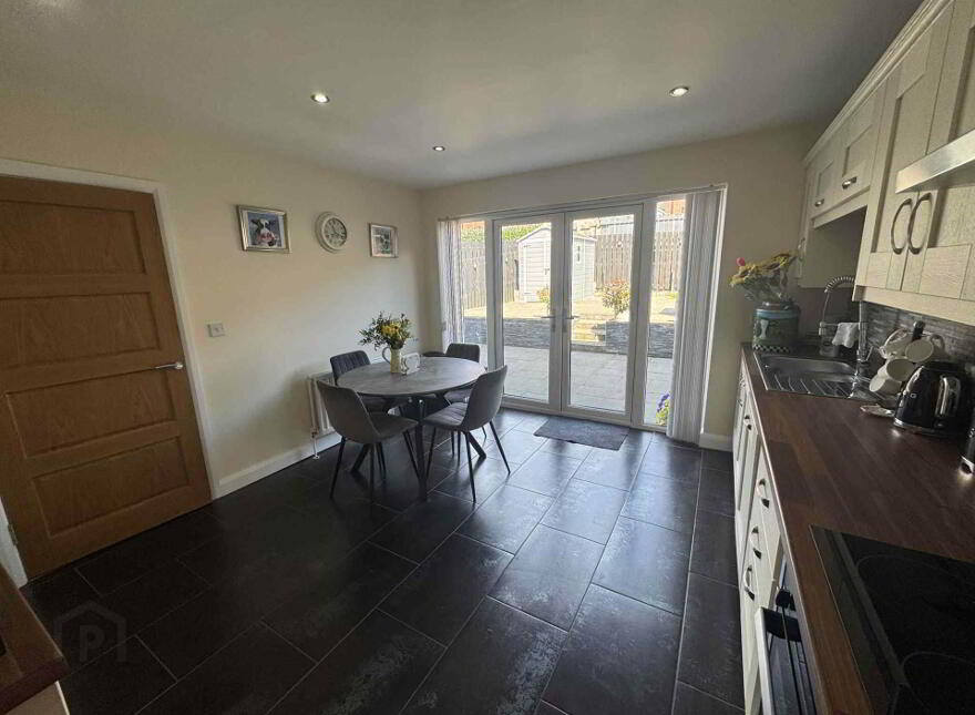 5 Highgrove Gate, Carrickfergus, BT38 9TX