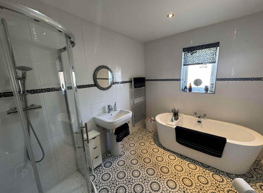 5 Highgrove Gate, Carrickfergus, BT38 9TX