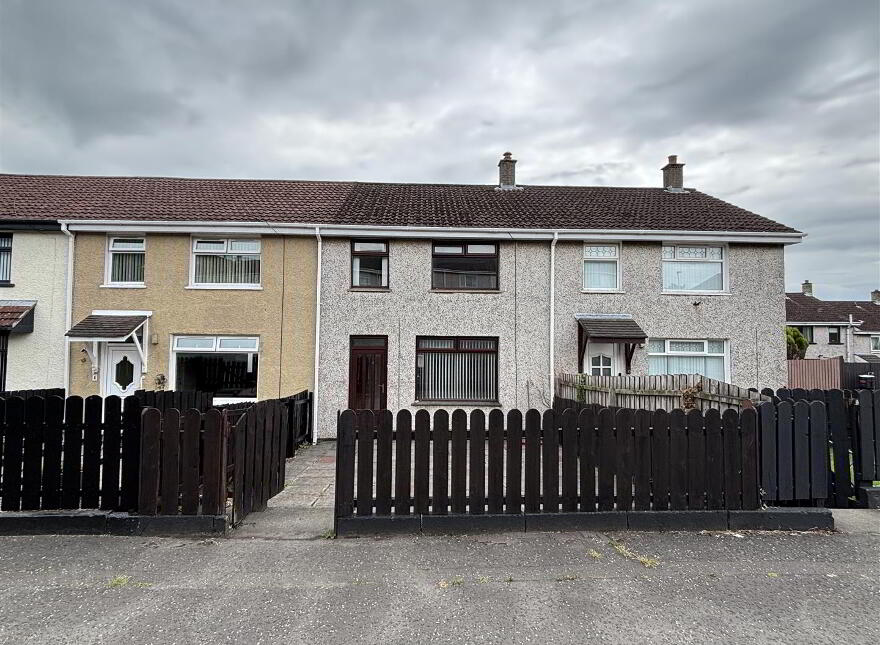 8 Lacken Gardens, Newtownabbey, BT36 6BJ photo