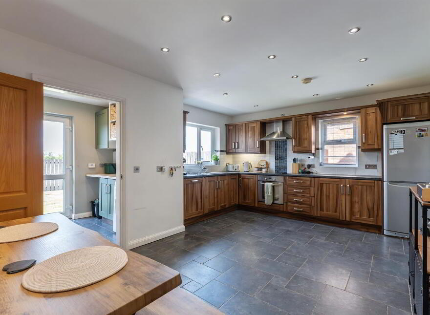 37 St. Andrews Avenue, Ballyhalbert, Newtownards, BT22 1GS