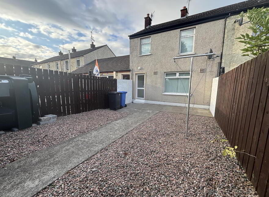 33 Ardaveen Park, Bessbrook, Newry, BT35 7BX