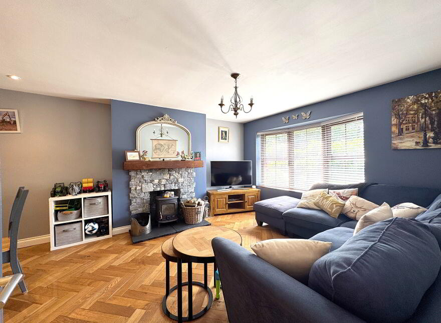 10 Church Drive, Loughbrickland, Banbridge, BT32 3RB