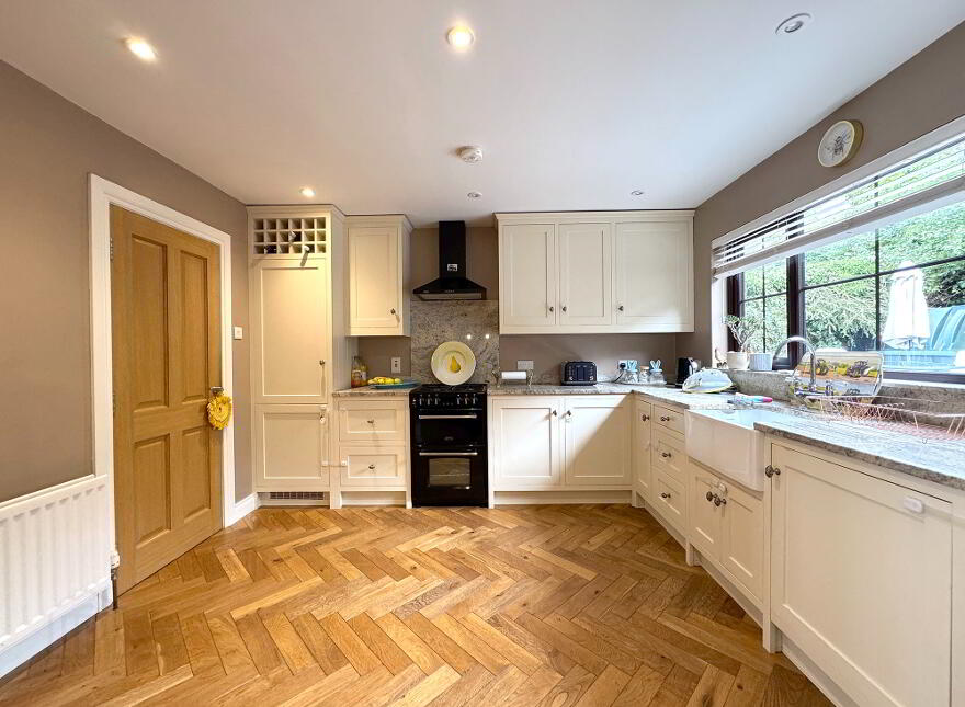 10 Church Drive, Loughbrickland, Banbridge, BT32 3RB