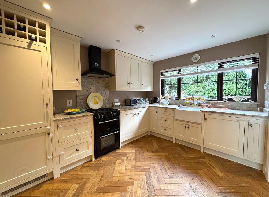 10 Church Drive, Loughbrickland, Banbridge, BT32 3RB
