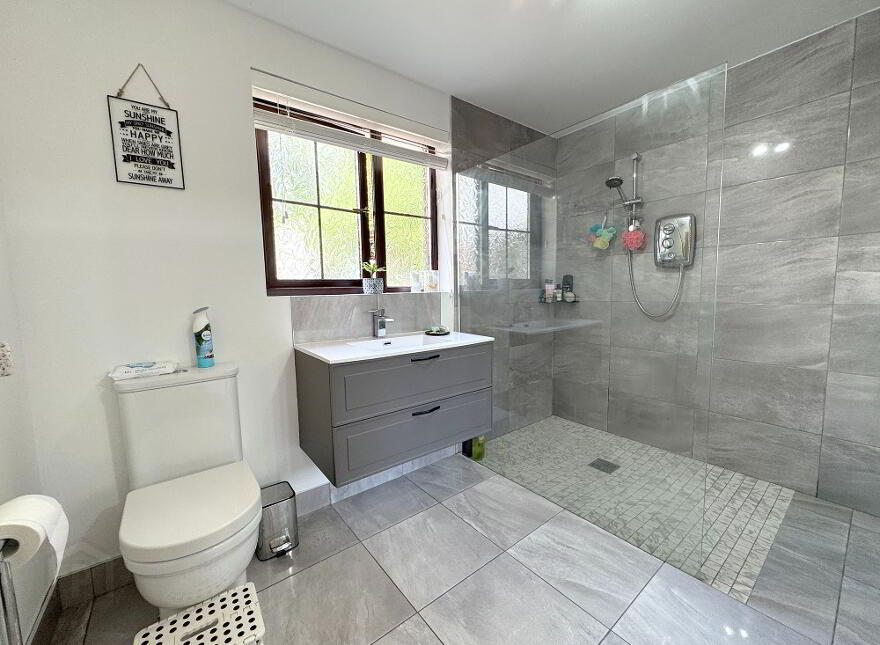 10 Church Drive, Loughbrickland, Banbridge, BT32 3RB