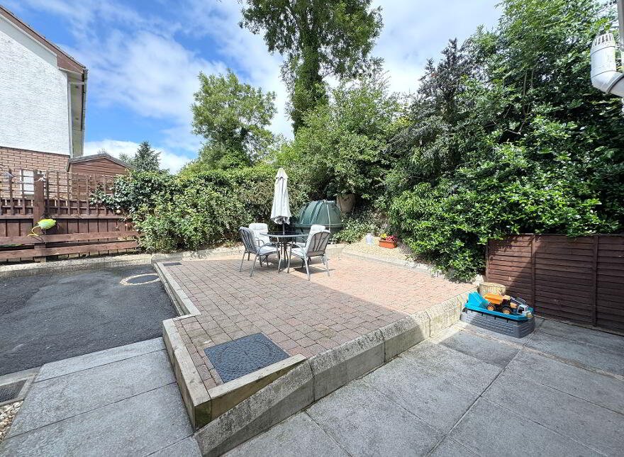 10 Church Drive, Loughbrickland, Banbridge, BT32 3RB
