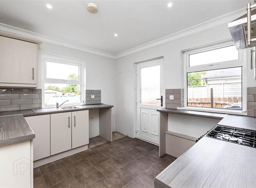 8 Lisburn Road, Moira, BT67 0JP