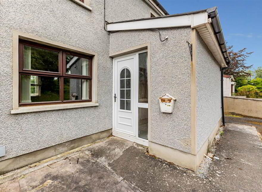10 Lisburn Road, Moira, BT67 0JP