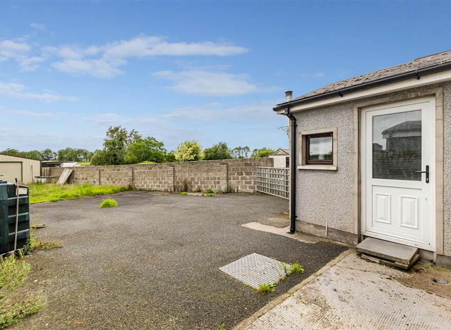 10 Lisburn Road, Moira, BT67 0JP