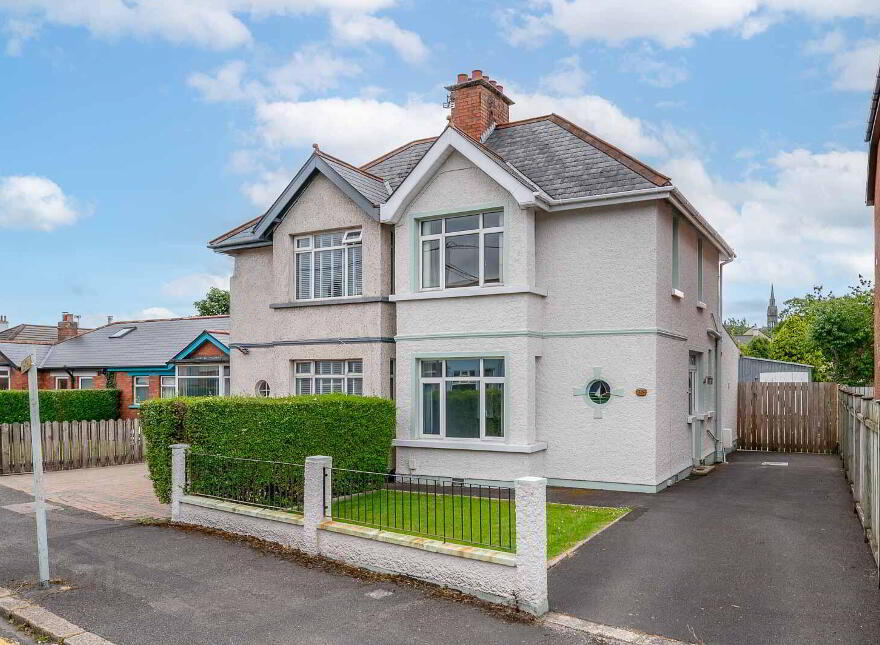 38 Kinnegar Road, Holywood, BT18 9JN photo