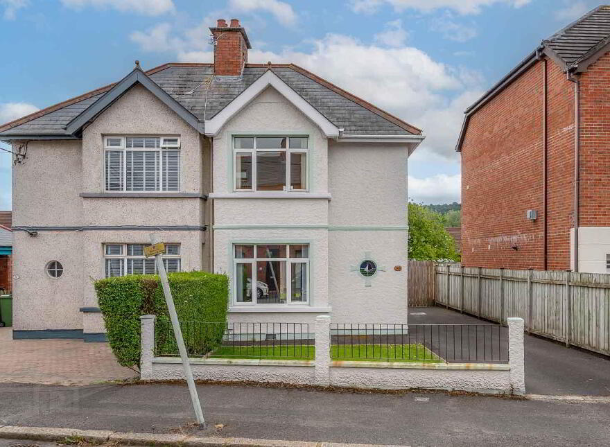 38 Kinnegar Road, Holywood, BT18 9JN photo