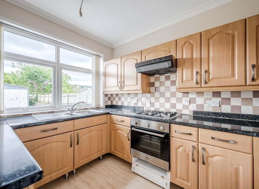 38 Kinnegar Road, Holywood, BT18 9JN