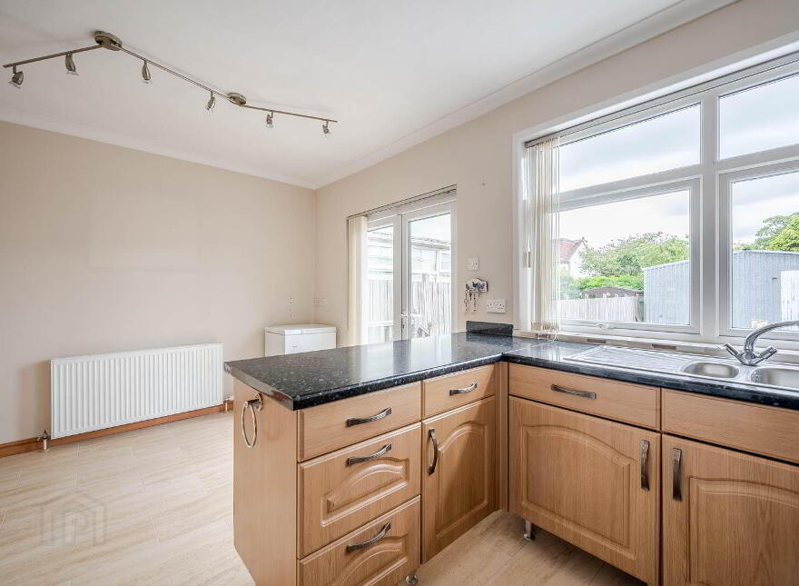 38 Kinnegar Road, Holywood, BT18 9JN
