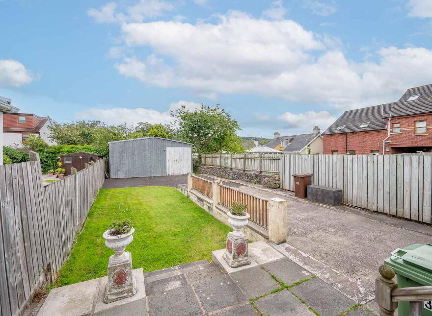 38 Kinnegar Road, Holywood, BT18 9JN