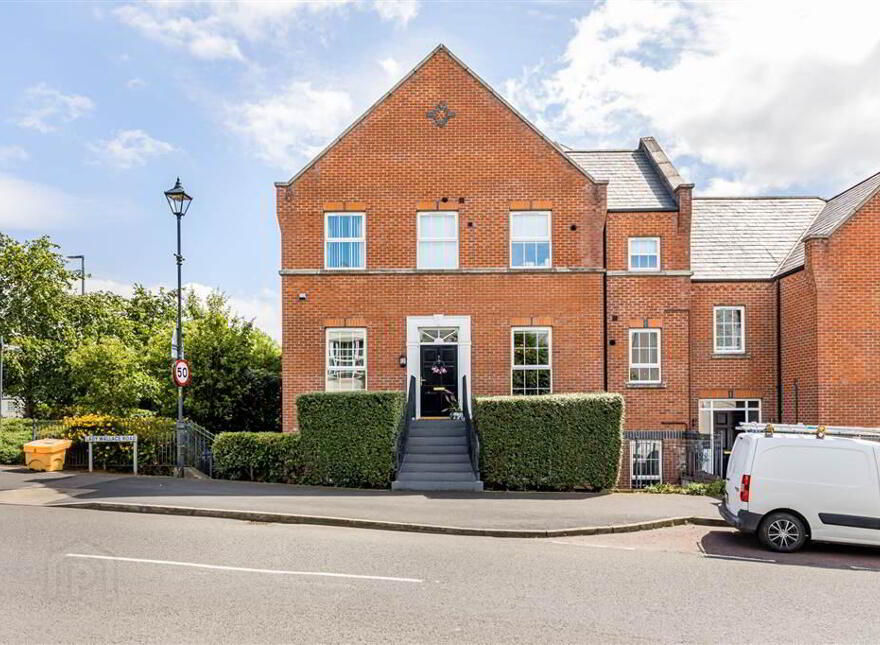 36 Lady Wallace Walk, Lisburn, BT28 3GY photo