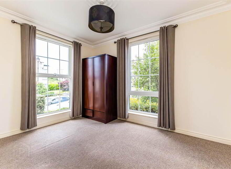 36 Lady Wallace Walk, Lisburn, BT28 3GY