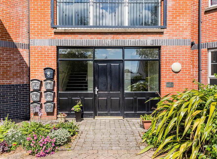 36 Lady Wallace Walk, Lisburn, BT28 3GY